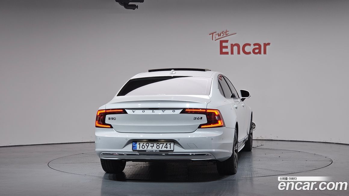 Volvo S90 2024