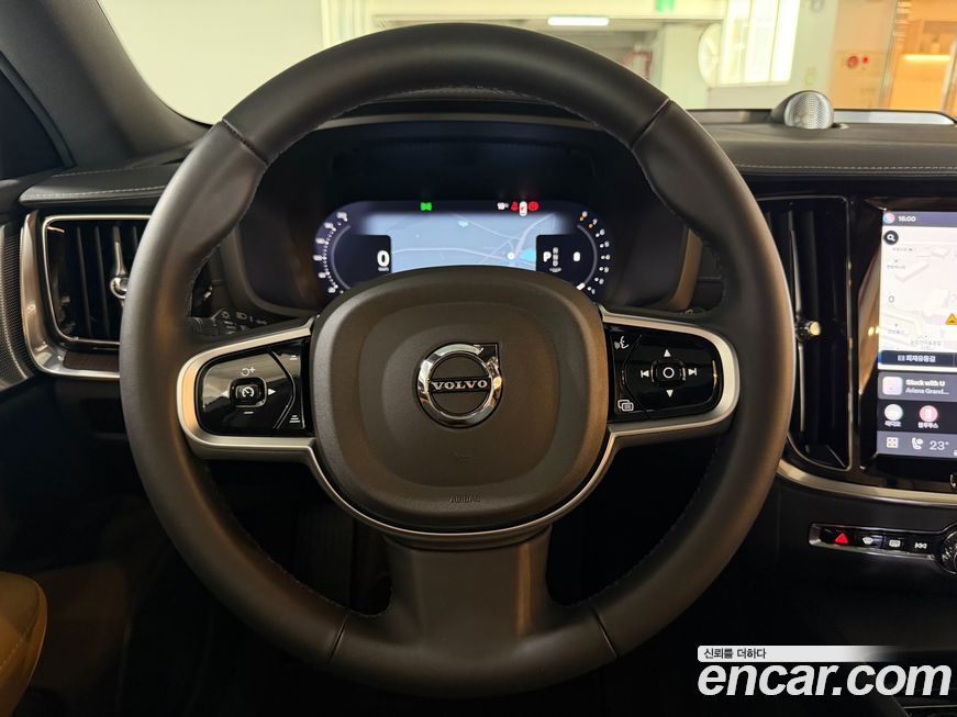 Volvo V60 2025