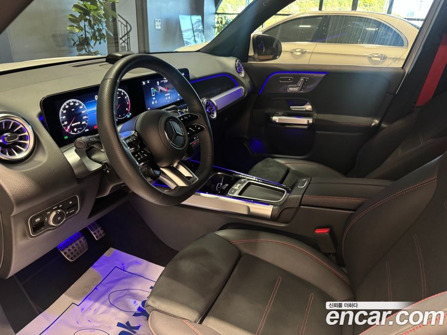 Mercedes-Benz GLB-Class 2024