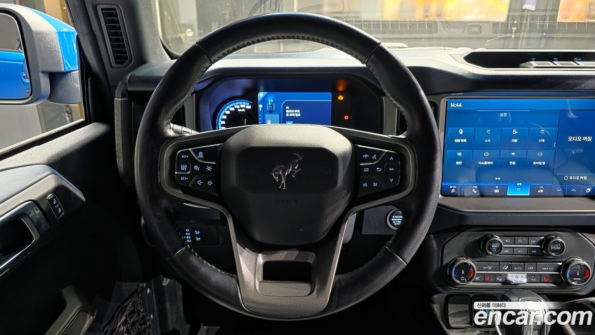 Ford Bronco 2022