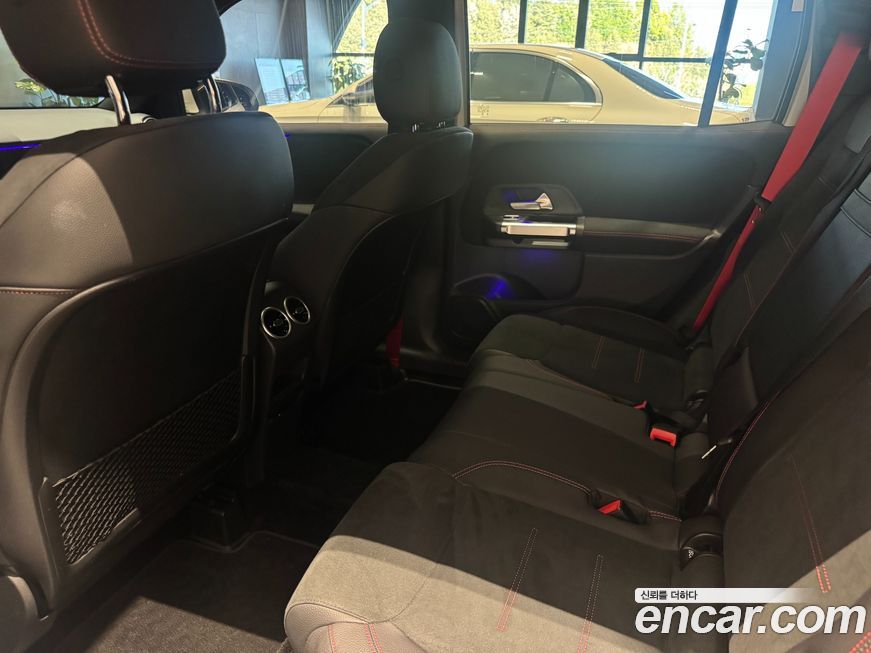 Mercedes-Benz GLB-Class 2024