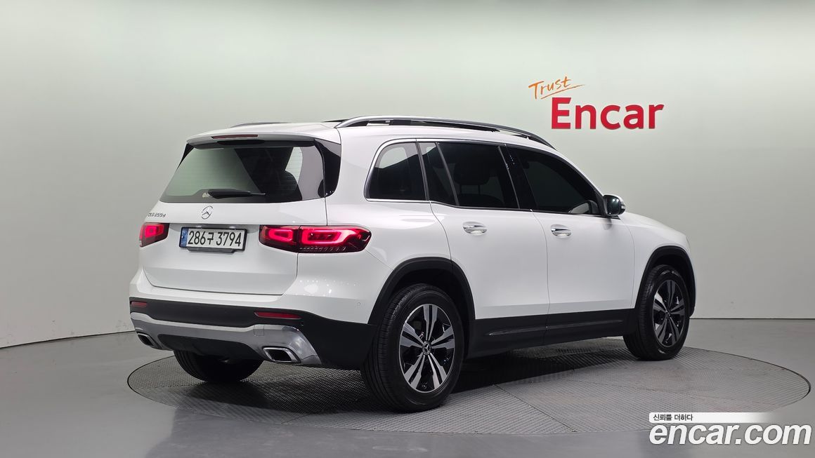 Mercedes-Benz GLB-Class 2022