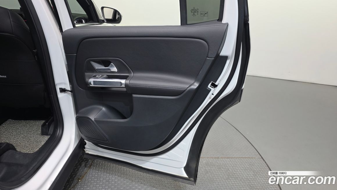 Mercedes-Benz GLB-Class 2022