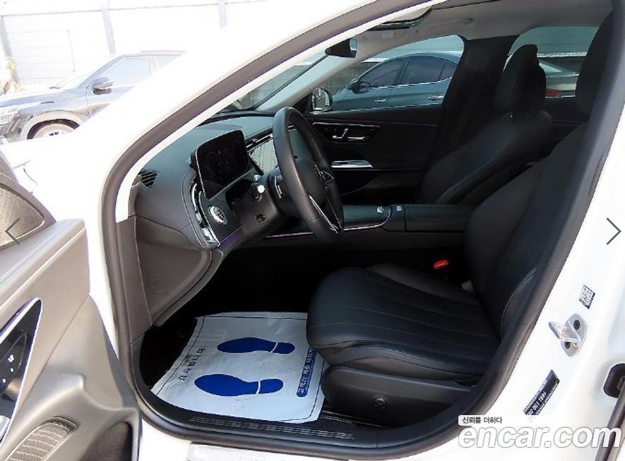 Mercedes-Benz E-Class 2024