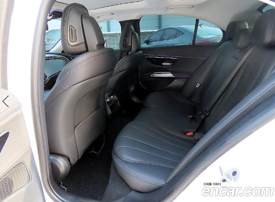Mercedes-Benz E-Class 2024