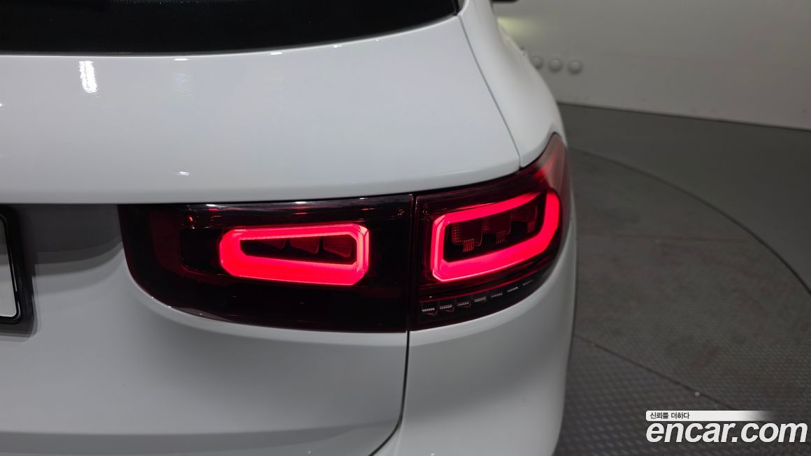 Mercedes-Benz GLB-Class 2022