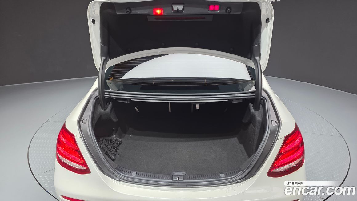 Mercedes-Benz E-Class 2018