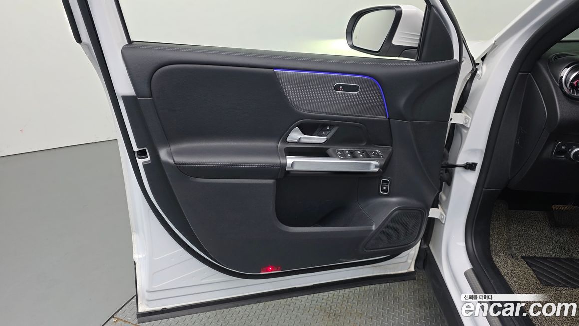 Mercedes-Benz GLB-Class 2022