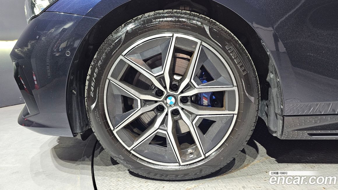 BMW 5-Series 2025