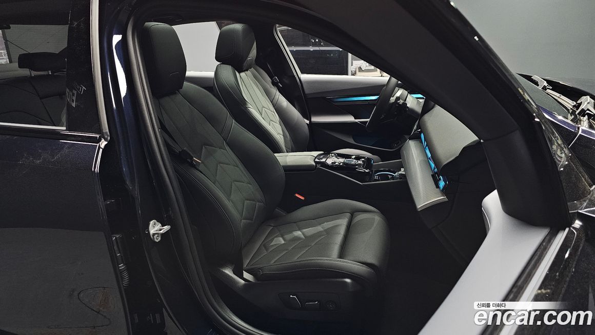 BMW 5-Series 2025