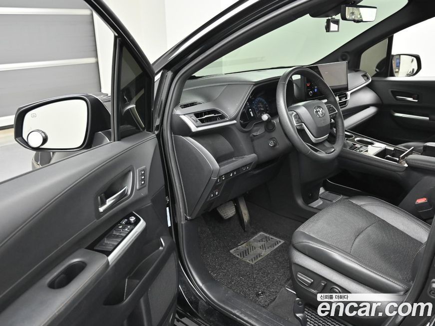 Toyota Sienna 2025