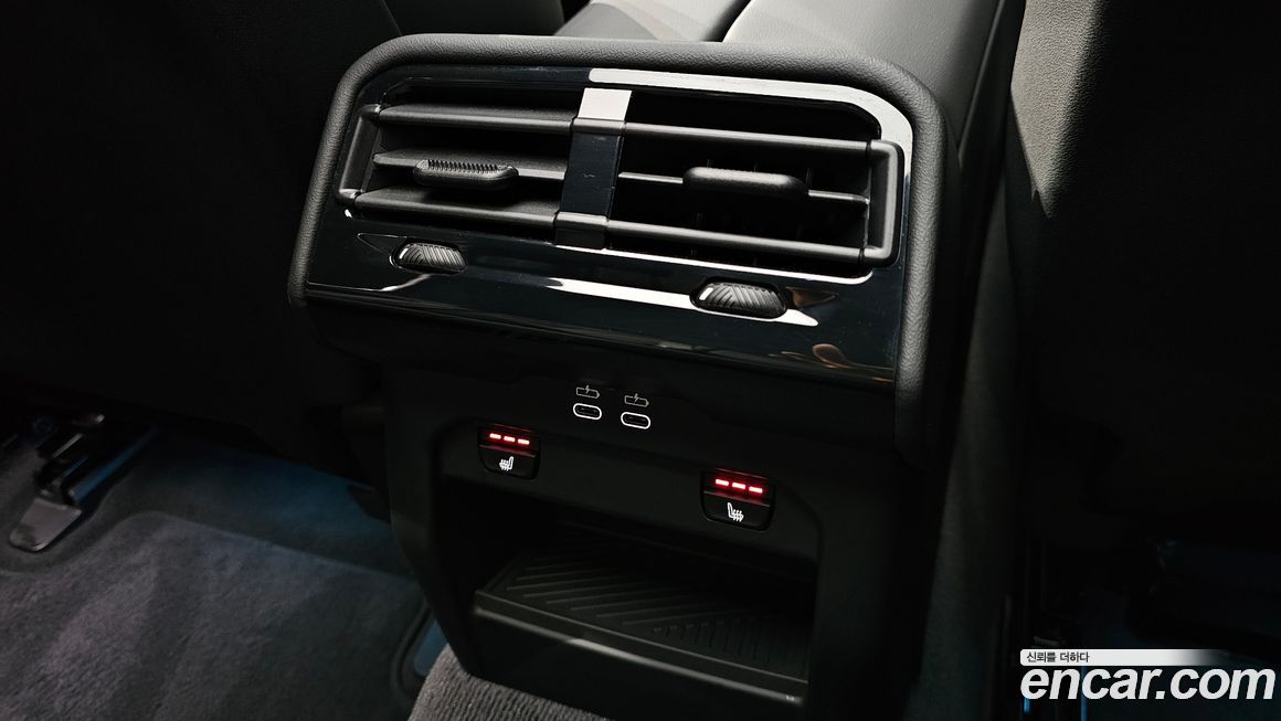 BMW 5-Series 2025