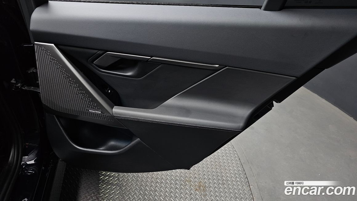 BMW 5-Series 2025