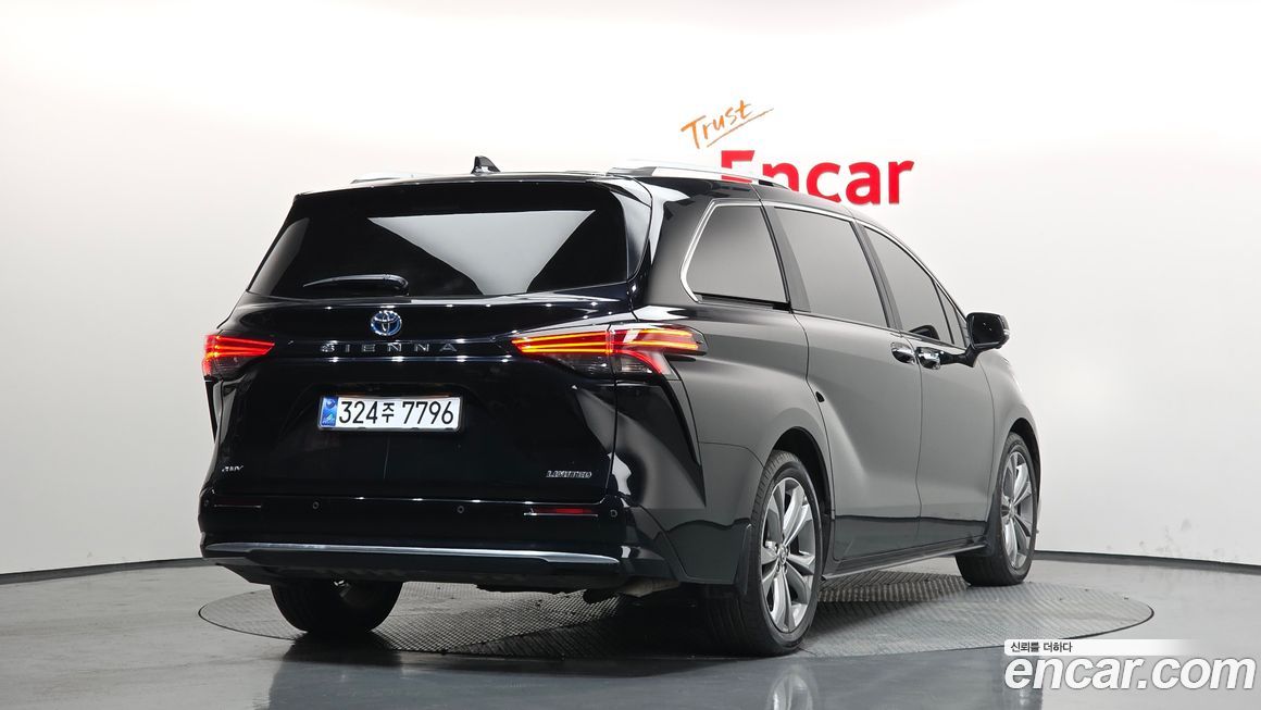 Toyota Sienna 2025