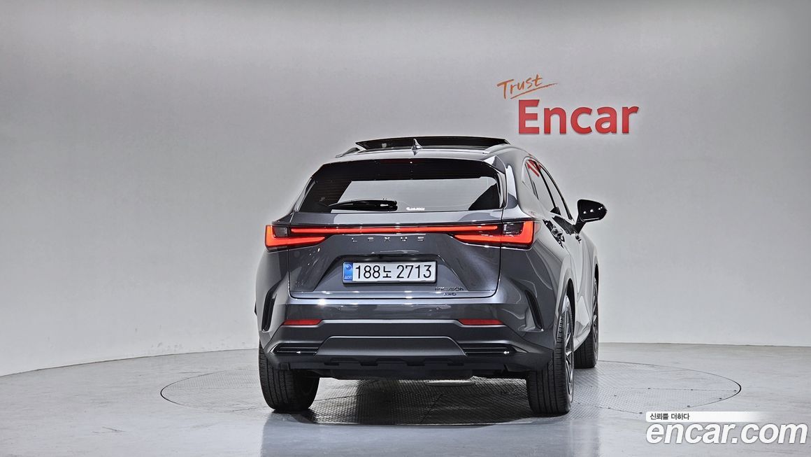 Lexus NX 2025
