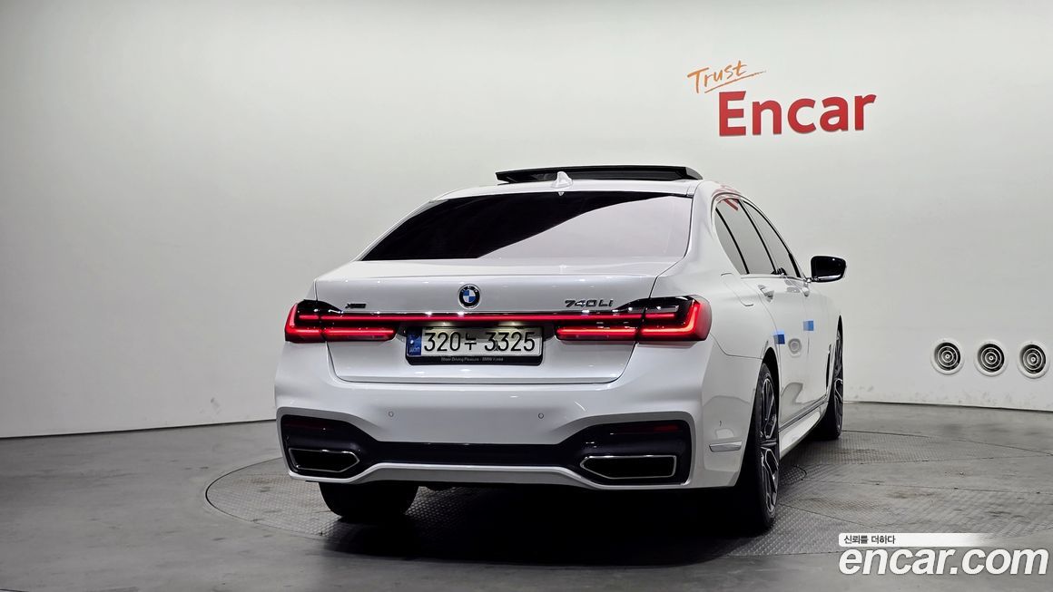 BMW 7-Series 2021