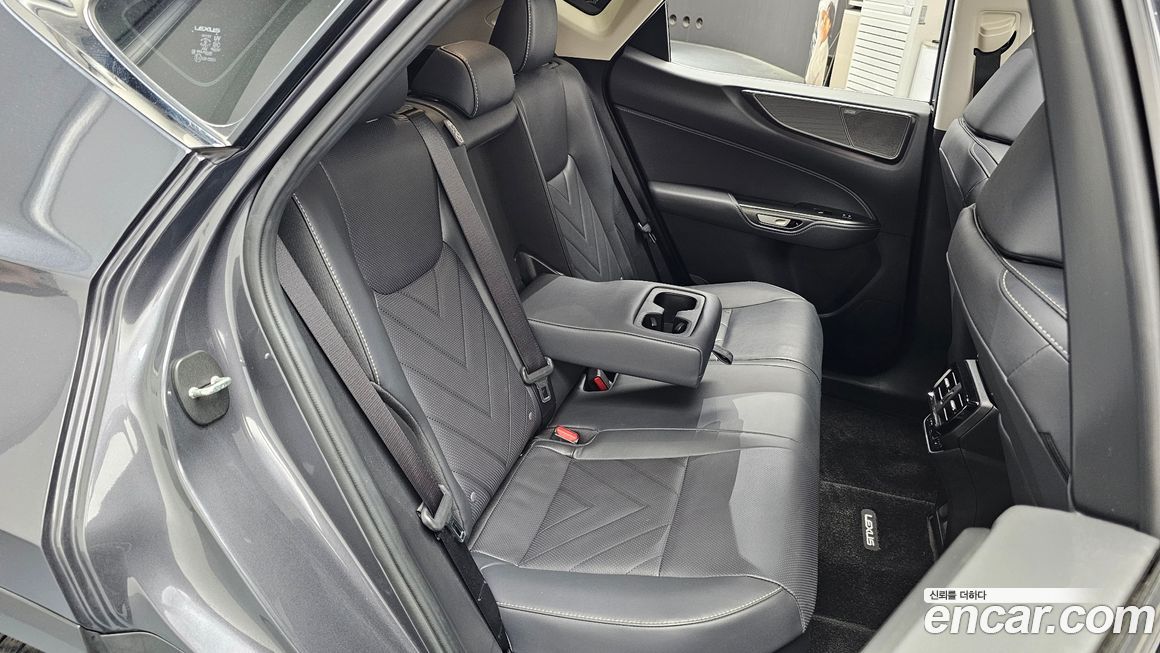 Lexus NX 2025
