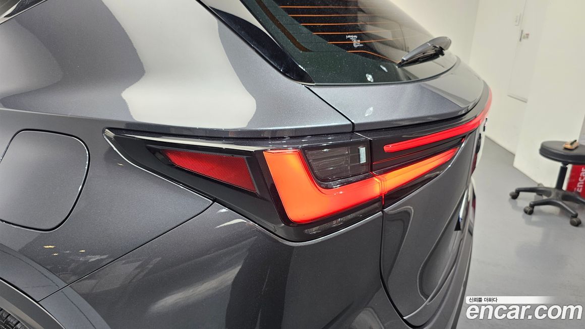 Lexus NX 2025