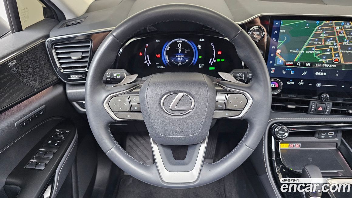 Lexus NX 2025