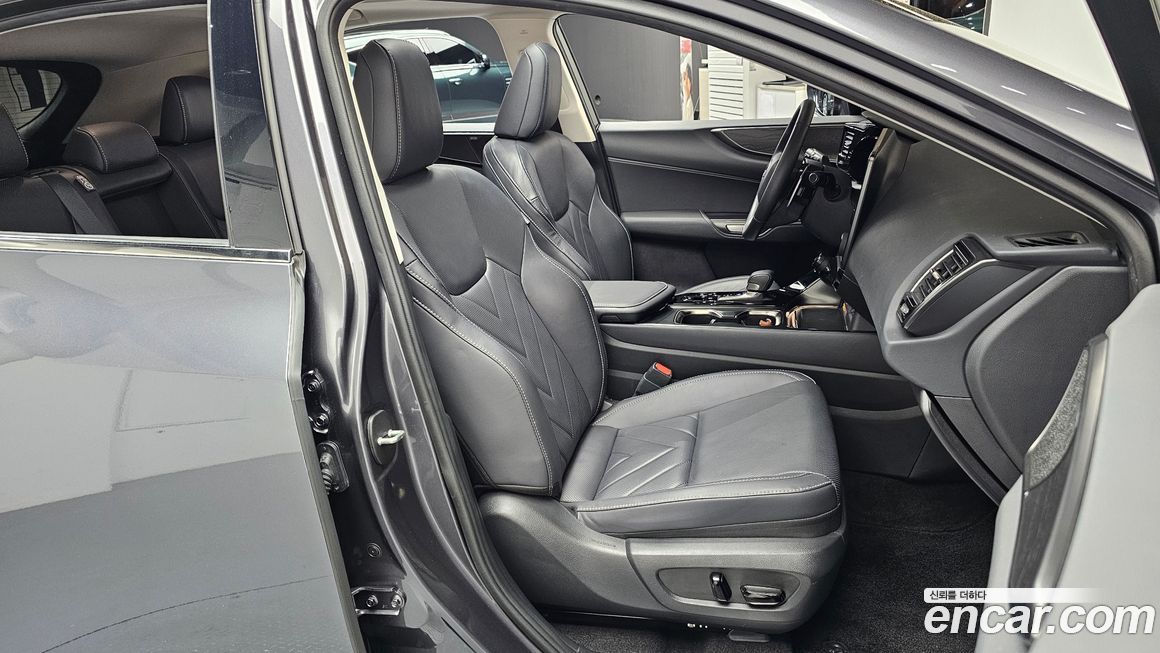 Lexus NX 2025