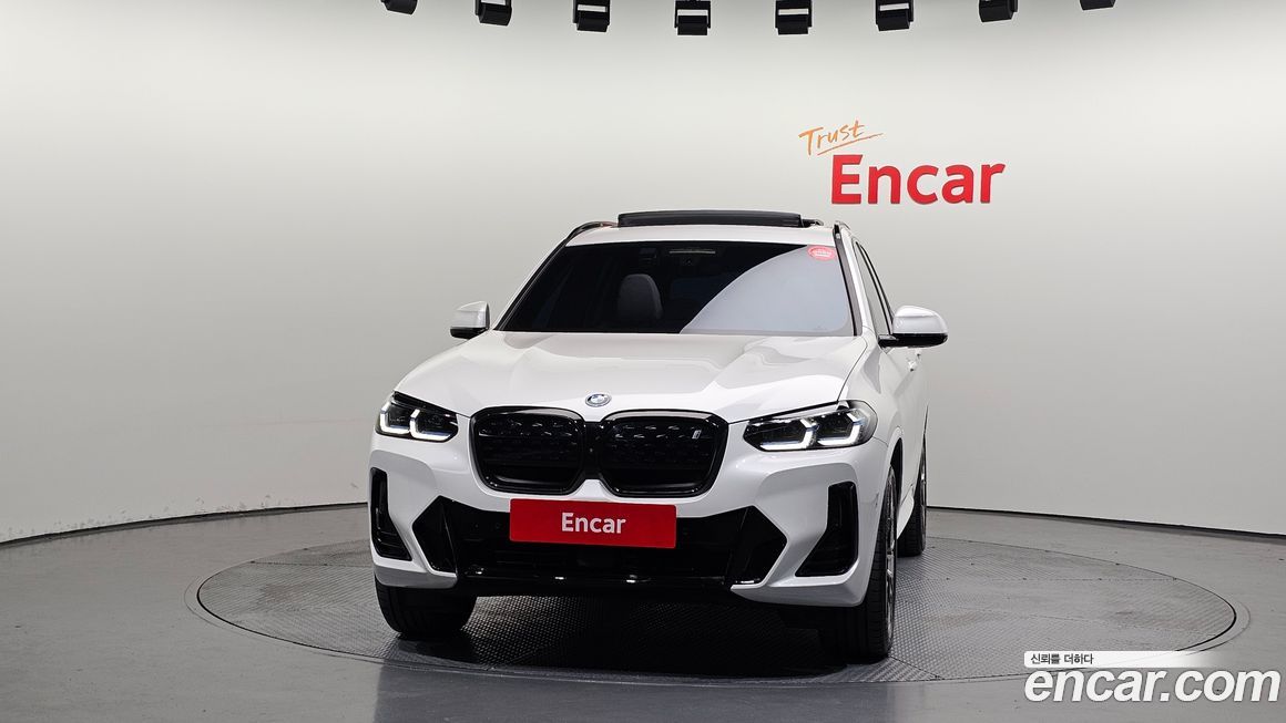 BMW iX3 2025