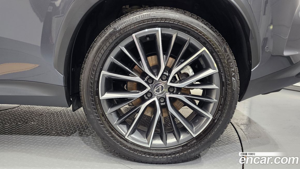 Lexus NX 2025