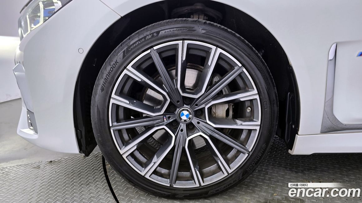 BMW 7-Series 2021