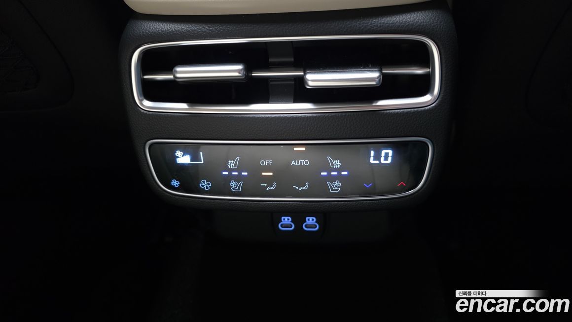 Genesis GV70 2025