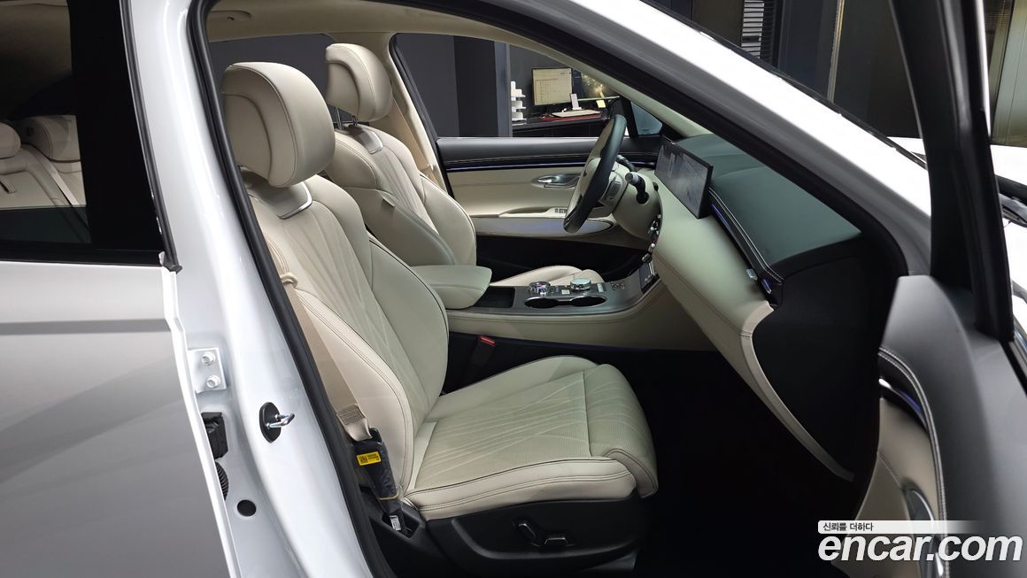 Genesis GV70 2025