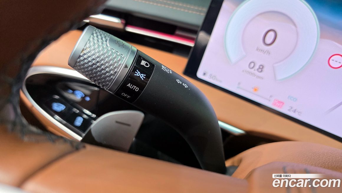 Genesis GV70 2025
