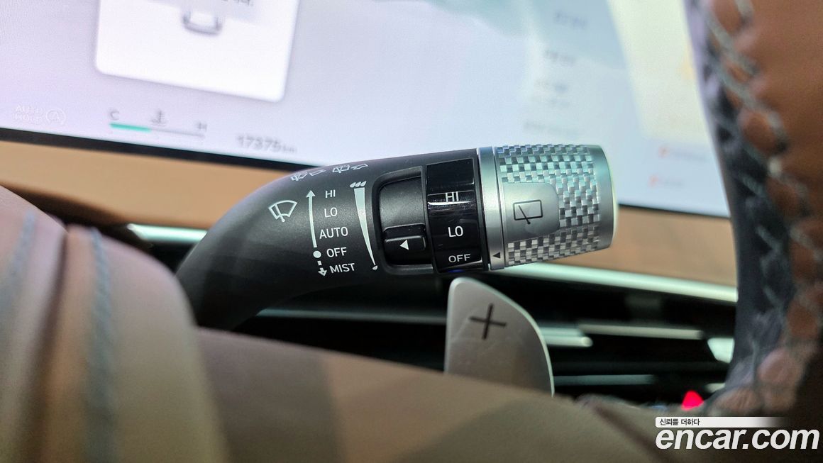Genesis GV70 2025
