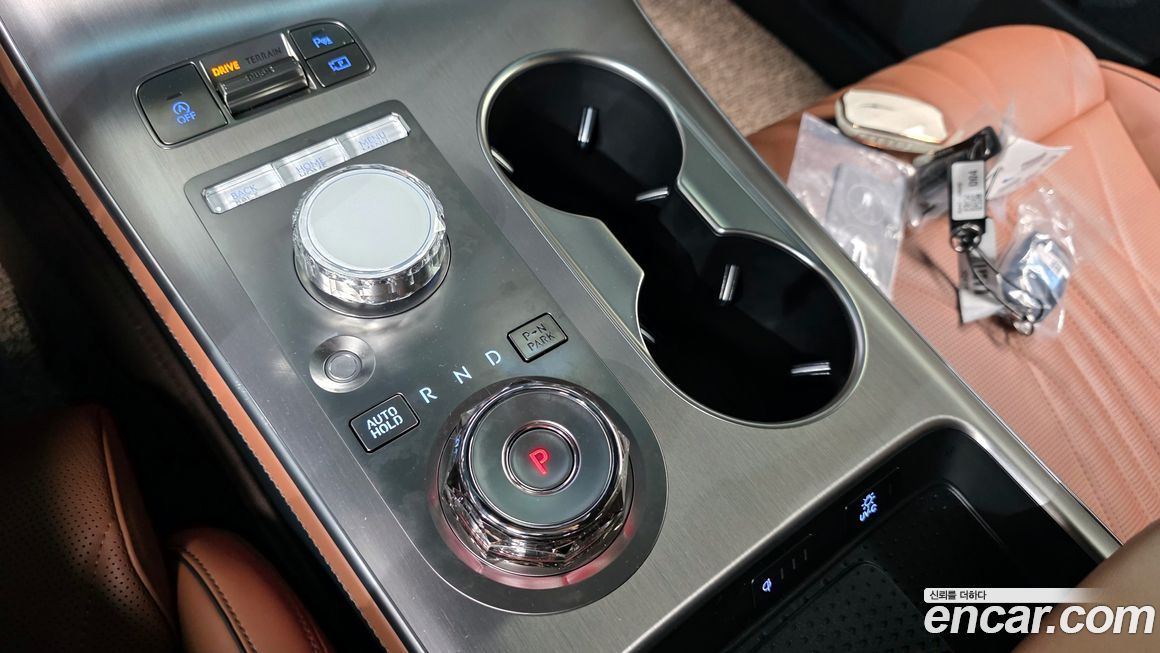 Genesis GV70 2025
