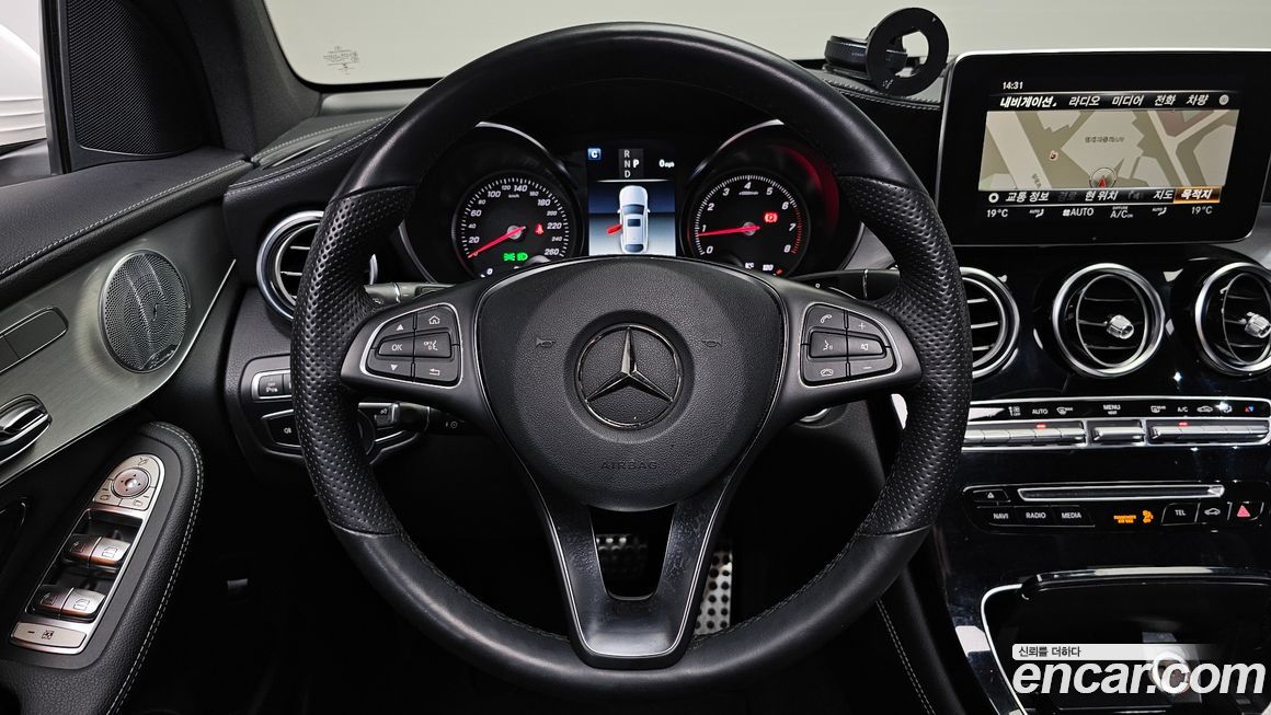 Mercedes-Benz GLC-Class 2019