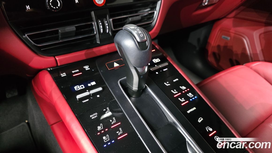Porsche Macan 2023