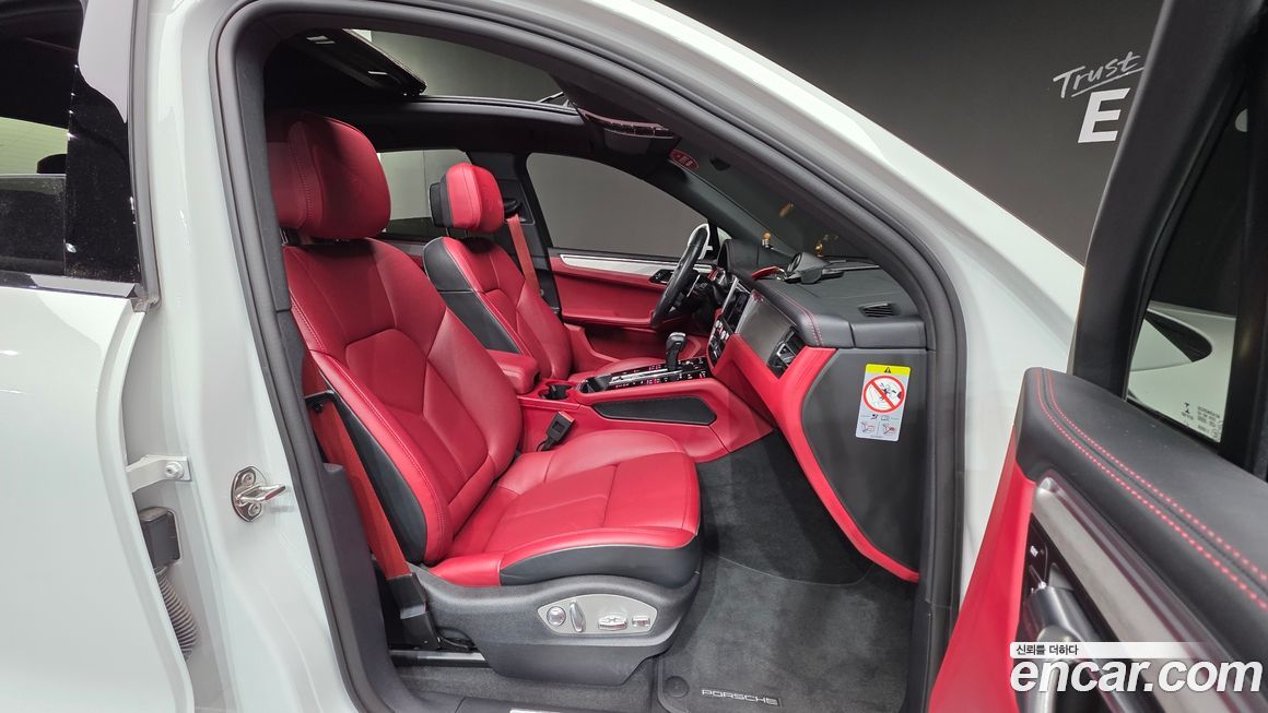 Porsche Macan 2023