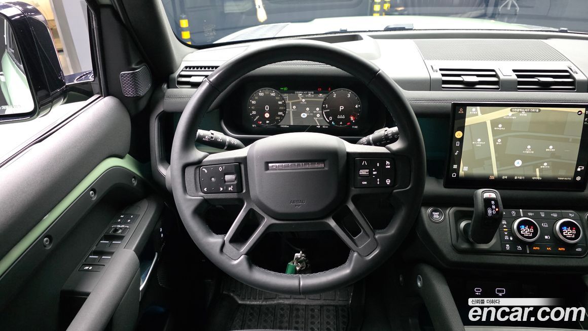 Land Rover Defender 2023
