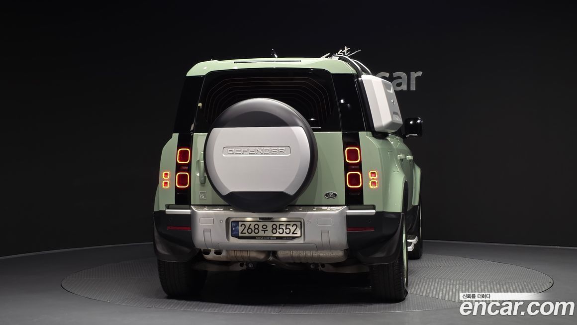 Land Rover Defender 2023