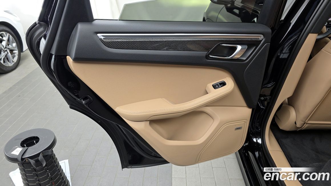 Porsche Macan 2024