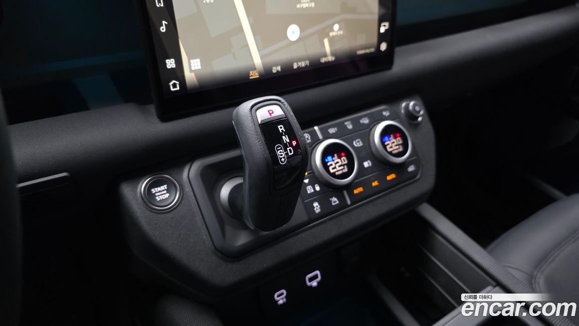 Land Rover Defender 2023