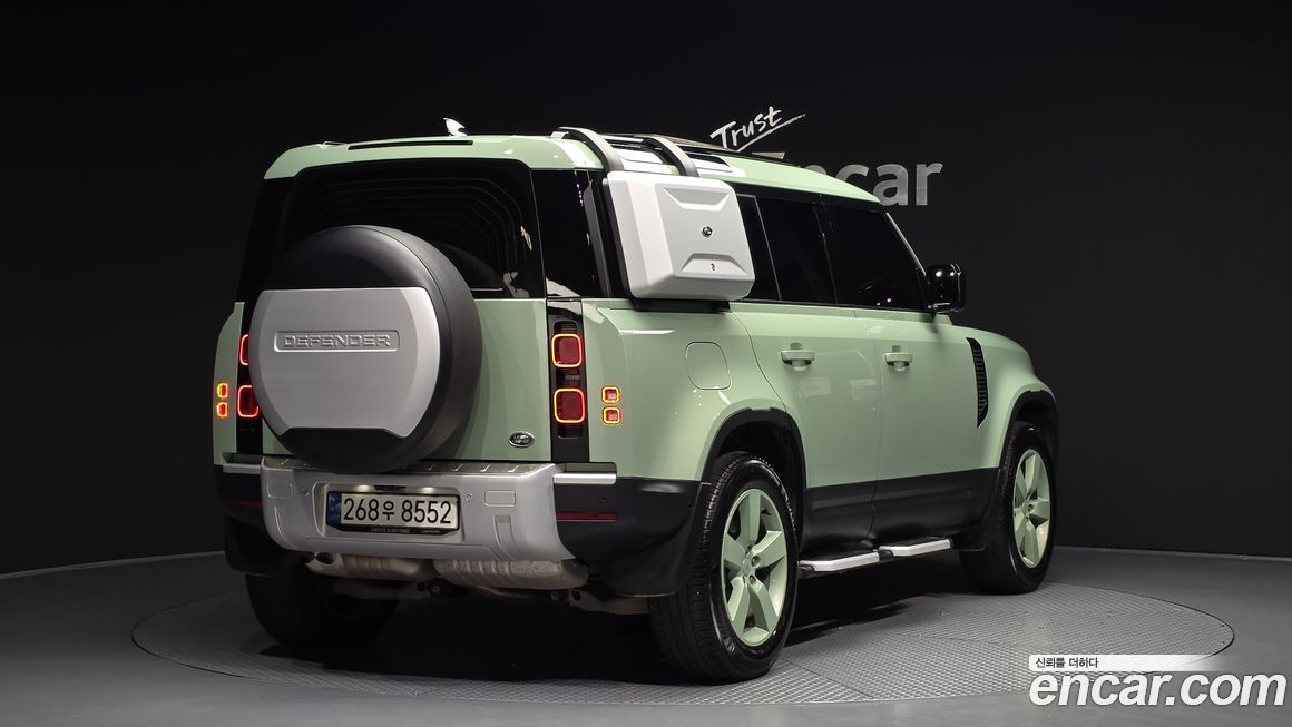 Land Rover Defender 2023