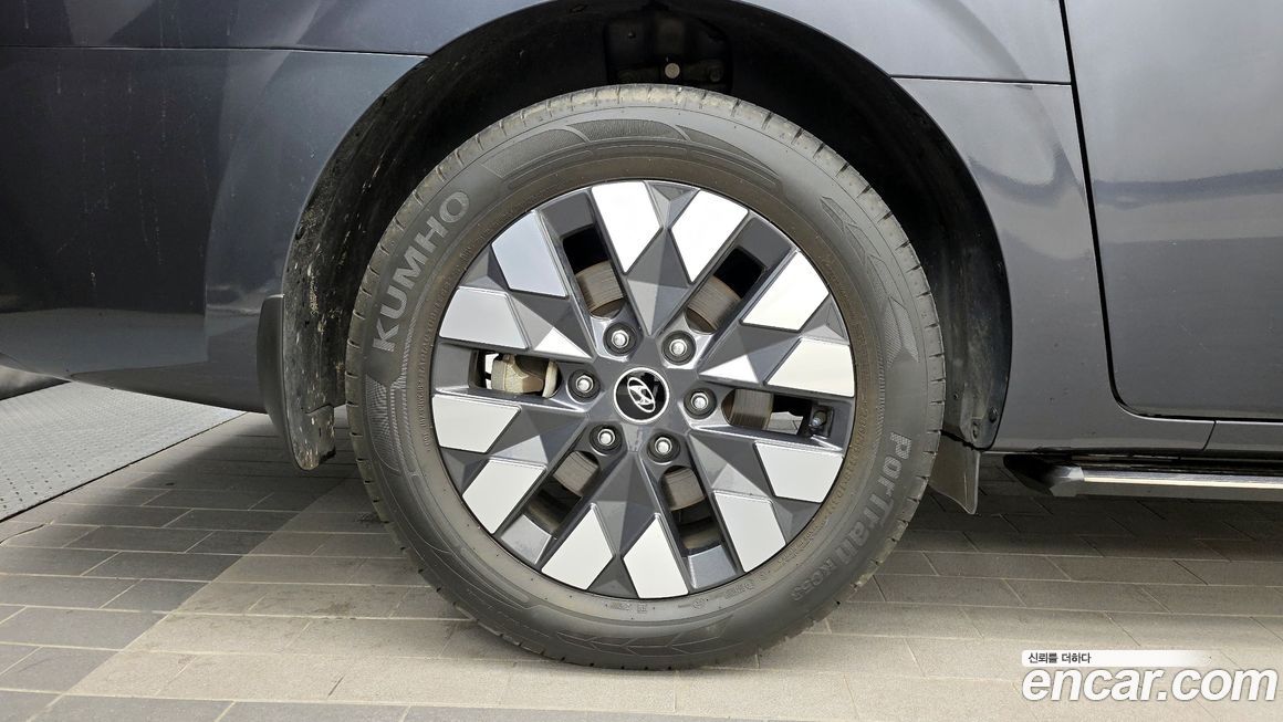 Hyundai Staria 2022