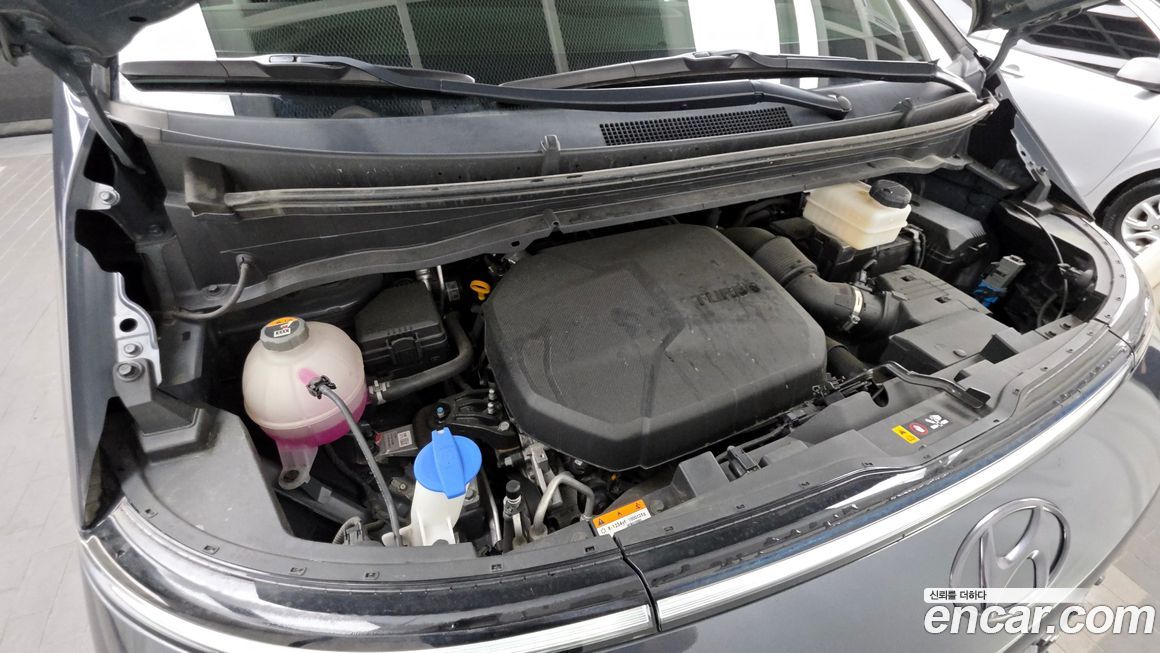 Hyundai Staria 2022
