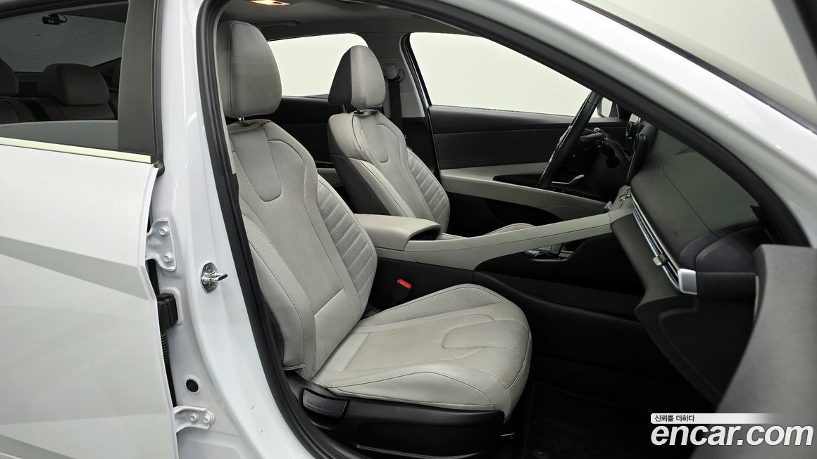 Hyundai AVANTE 2022