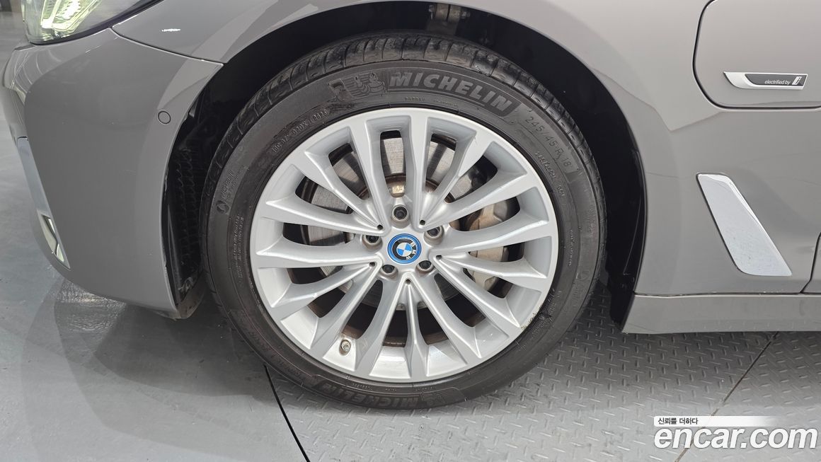 BMW 5-Series 2022
