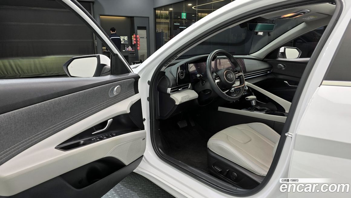 Hyundai AVANTE 2022
