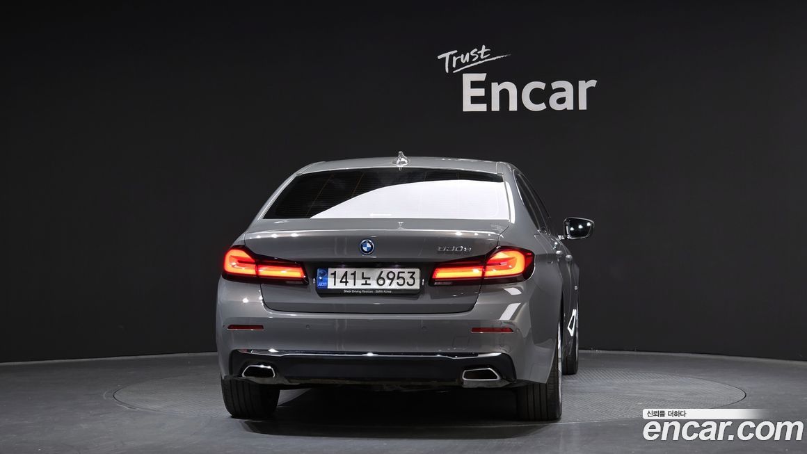 BMW 5-Series 2022