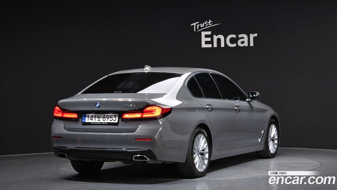 BMW 5-Series 2022