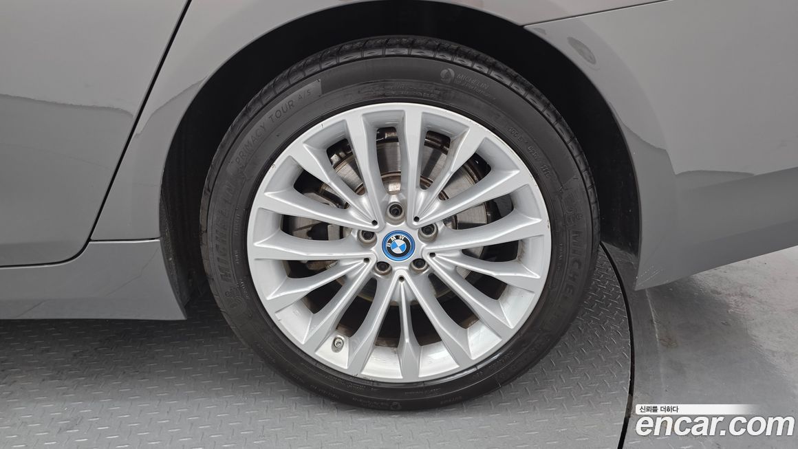 BMW 5-Series 2022