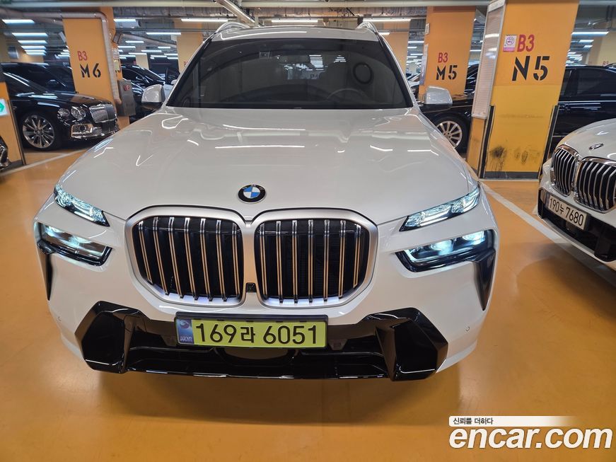 BMW X7 2025
