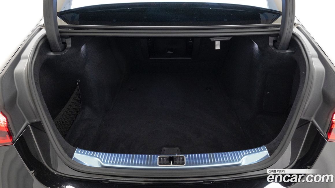 Mercedes-Benz S-Class 2026